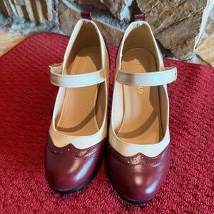 Chase + Chloe Vintage Pumps